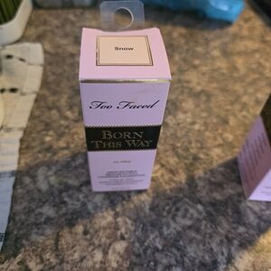 Too Faced Born This Way Foundation - Snow Shade